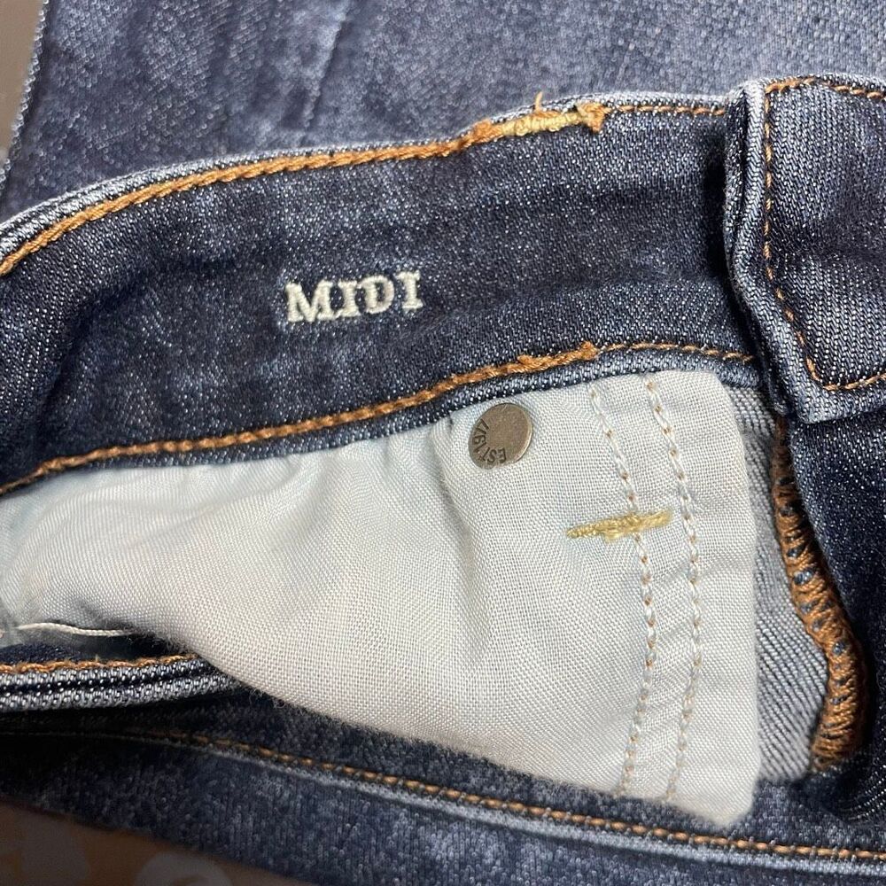 American Eagle Dark Wash Cut-Off Midi Jean Shorts Size 6 - Picture 7 of 9